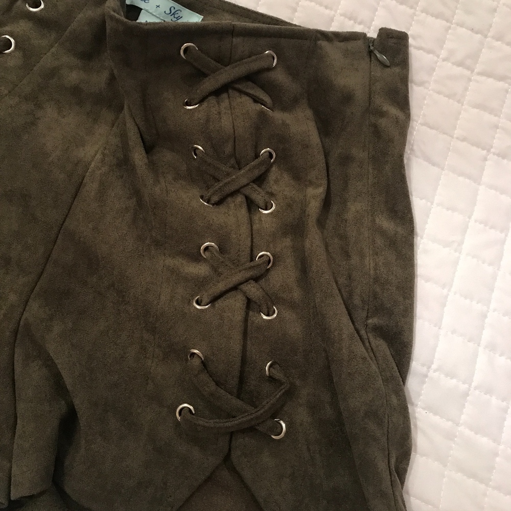 Shorts - Picture 6 of 6